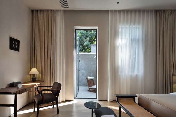 Room 40 of 100