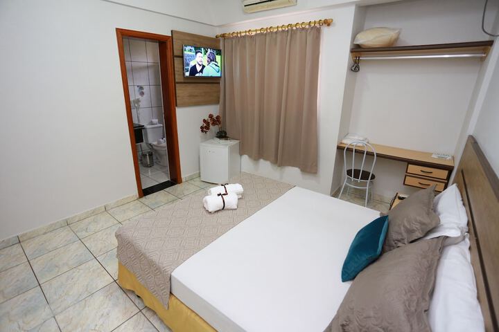 Room 9 of 41