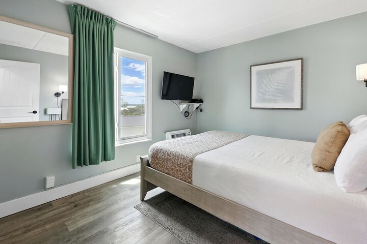 Room 9 of 72