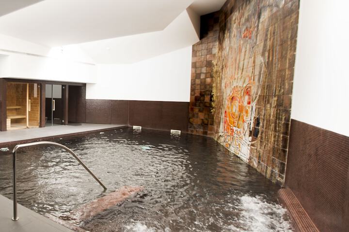 Pool 80 of 105