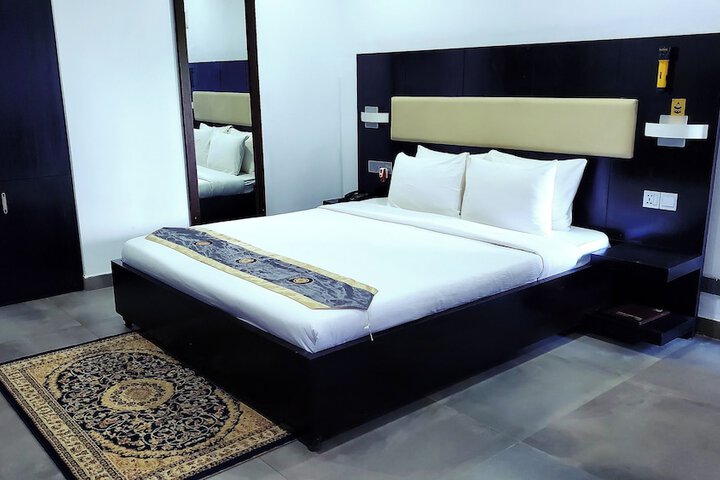 Room 2 of 19