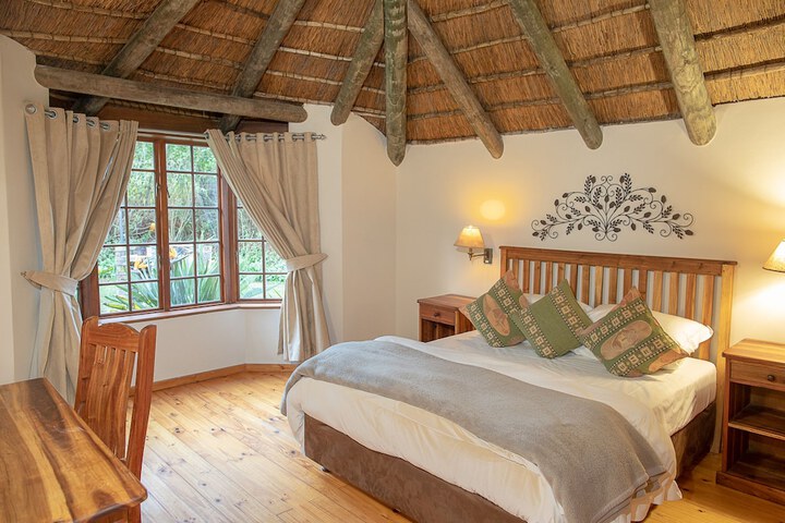 Room 2 of 25