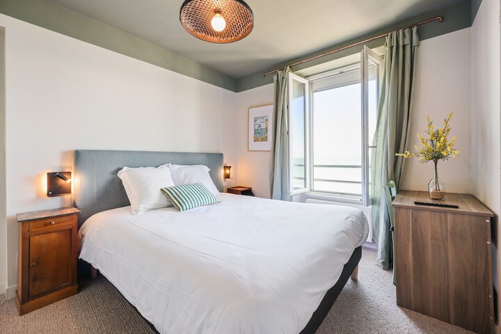 Room 30 of 72