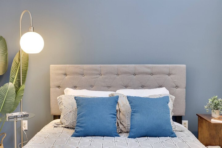 Room 8 of 37
