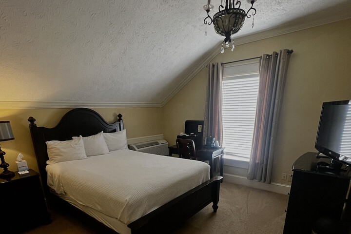 Room 43 of 87
