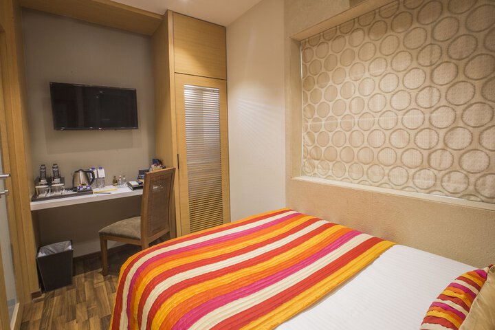 Room 4 of 29