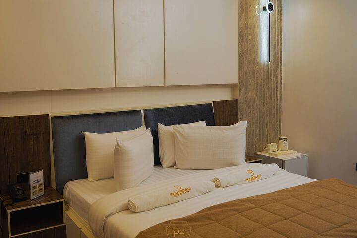 Room 18 of 46
