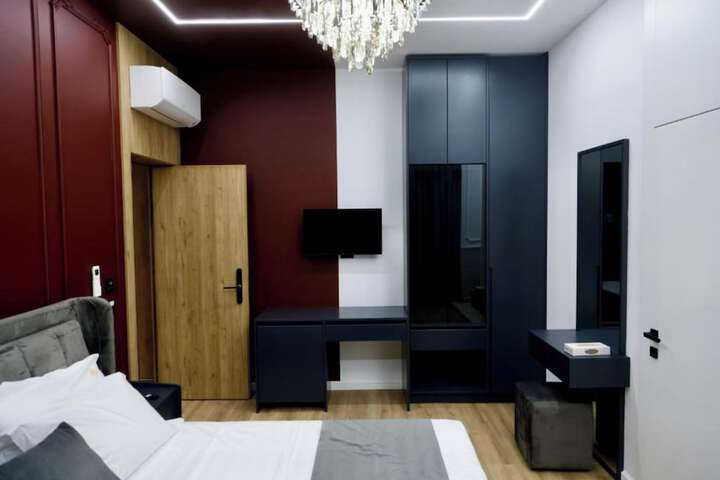 Room 15 of 35