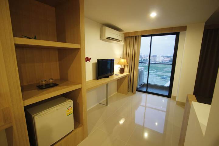Room 4 of 42