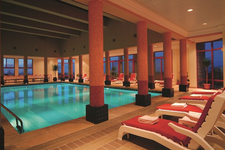 Pool 41 of 104