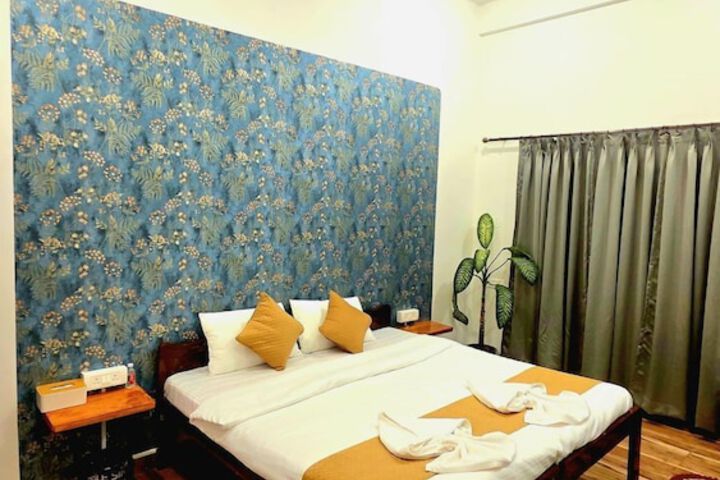 Room 12 of 26