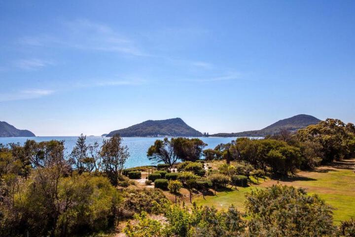 Shoalhaven 4 28 Voyager Cl - waterfront unit with stunning views and Wifi