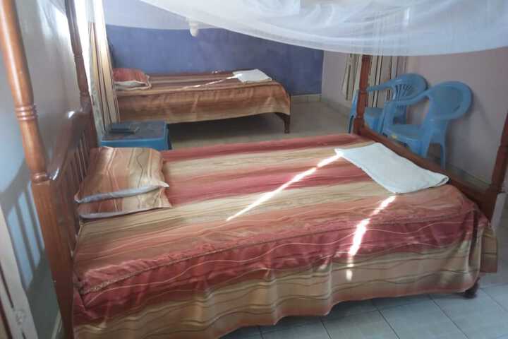 Room 6 of 18