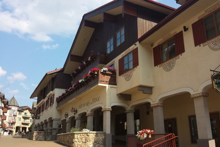 Sun Peaks Lodge