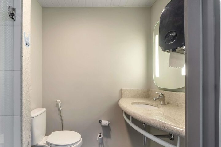 Room 6 of 86