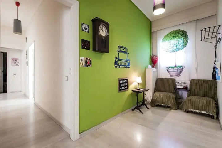 Room 12 of 21