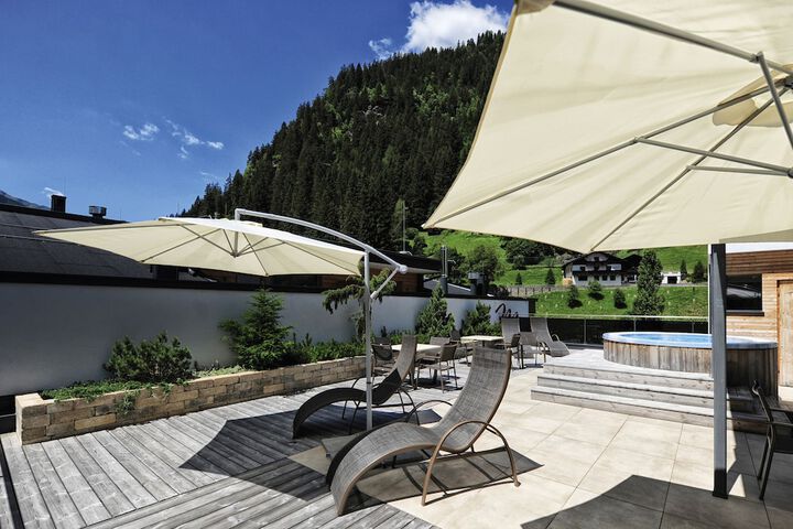 Sundeck 75 of 79