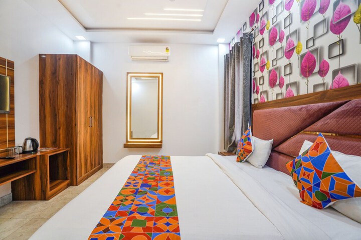 Room 16 of 24