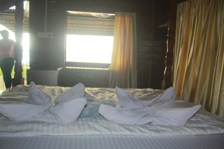 Room 9 of 11