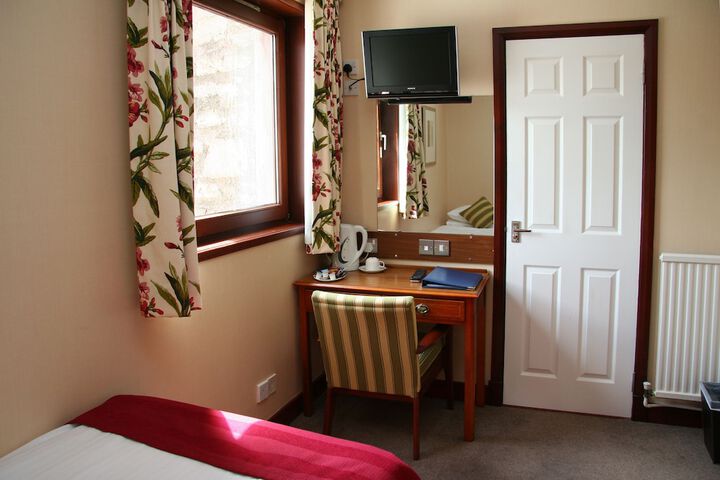 Room 8 of 62