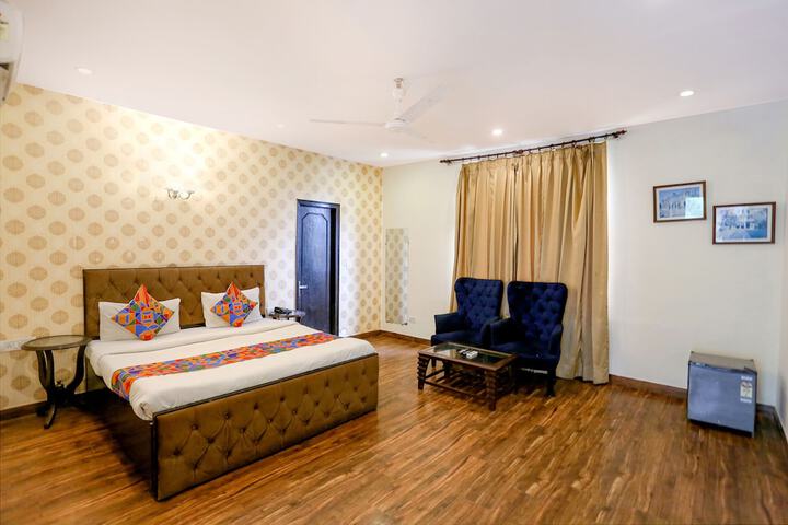 Room 19 of 35