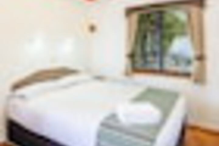 Room 44 of 213