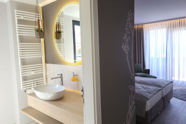 Room 16 of 60