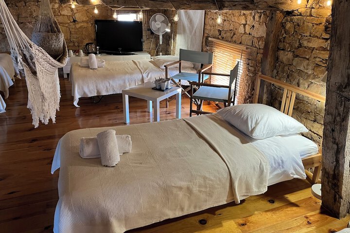 Room 9 of 33