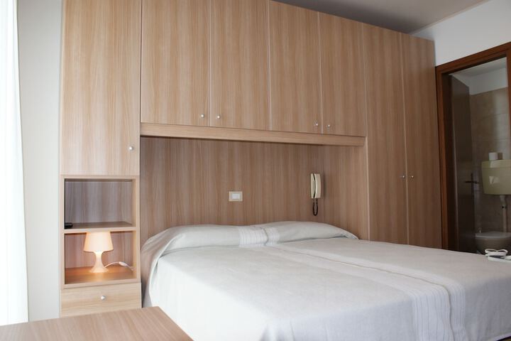 Room 7 of 64