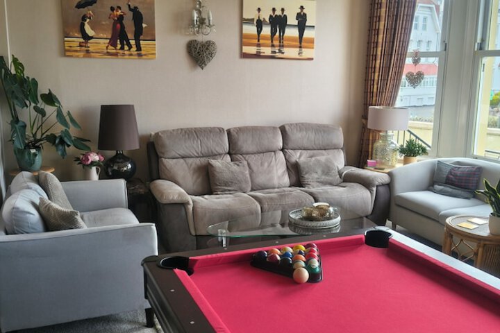 Lounge 167 of 184