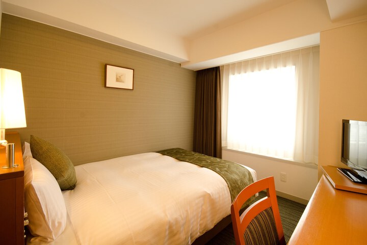 Room 4 of 65