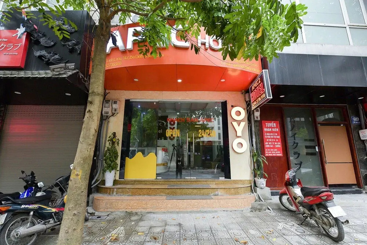 OYO 208 Arowana Hotel
