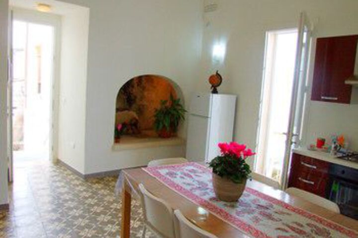 Room 16 of 22