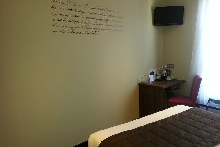 Room 8 of 41