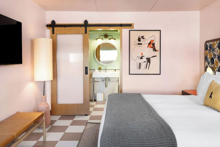 Room 10 of 54