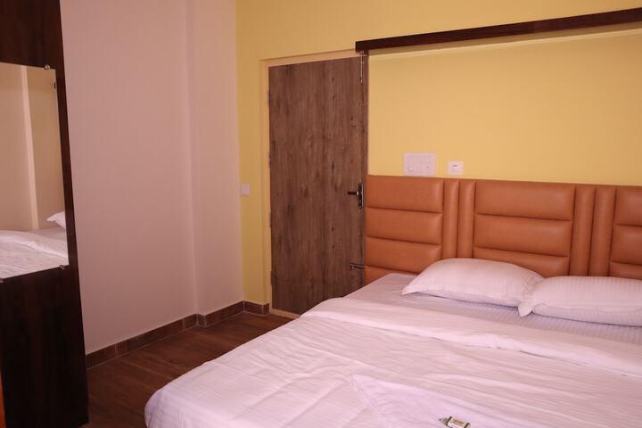 Room 10 of 22