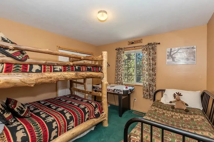 Room 4 of 15