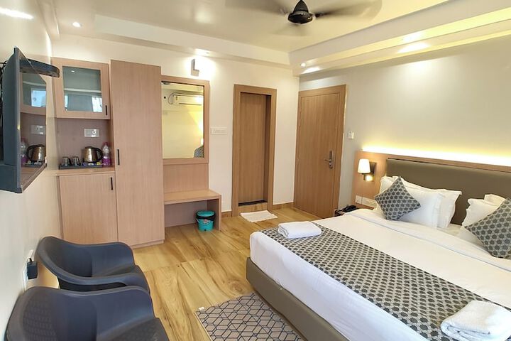 Room 11 of 29