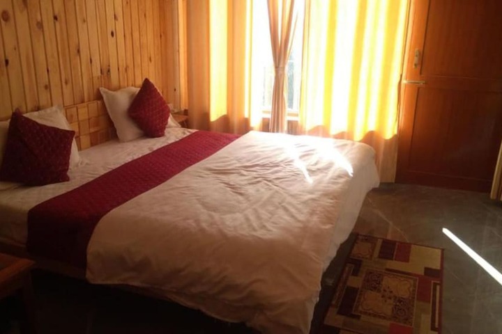 Room 5 of 19