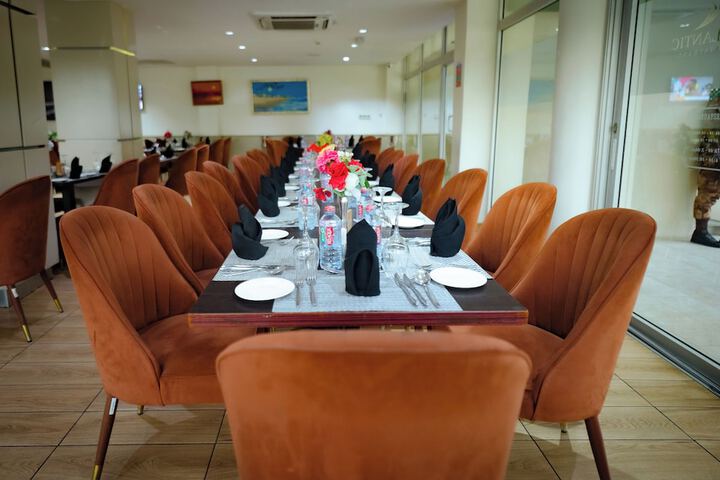 Dining 56 of 78