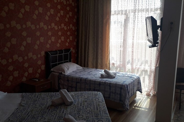 Room 6 of 26