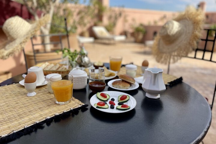 Breakfast/Coffee Service 237 of 435