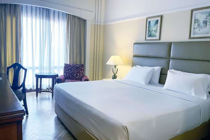 Room 34 of 133