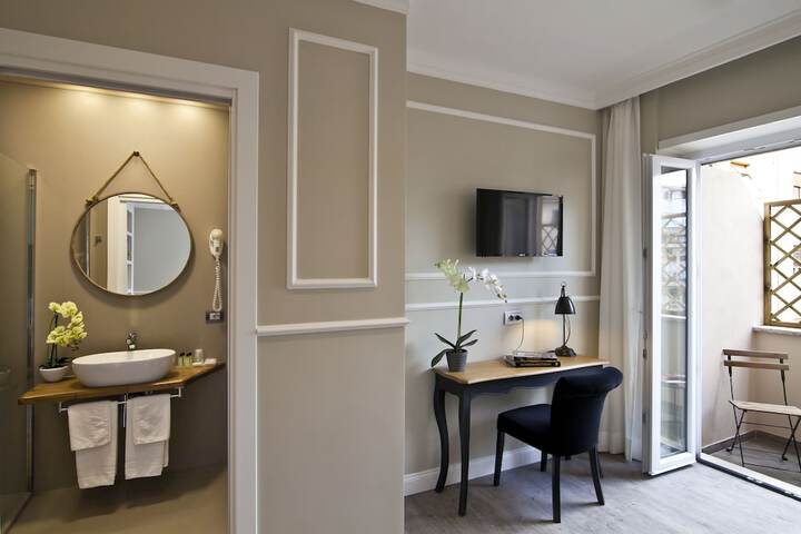 Room 15 of 74