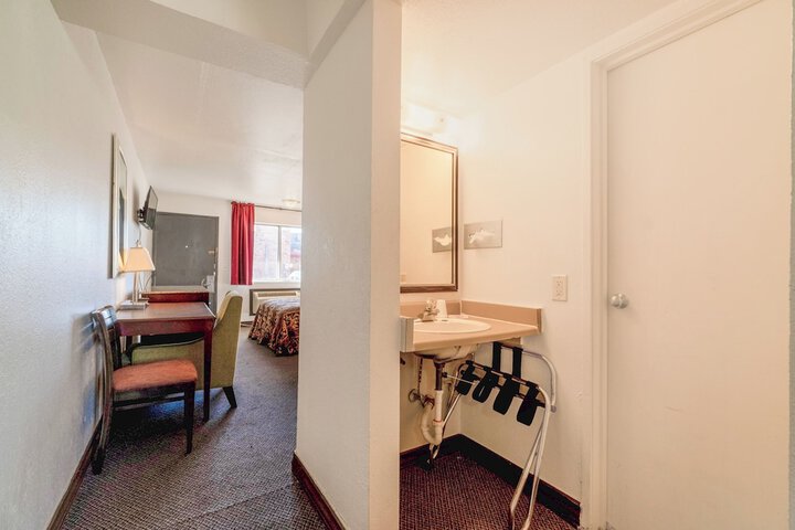 Room 64 of 120