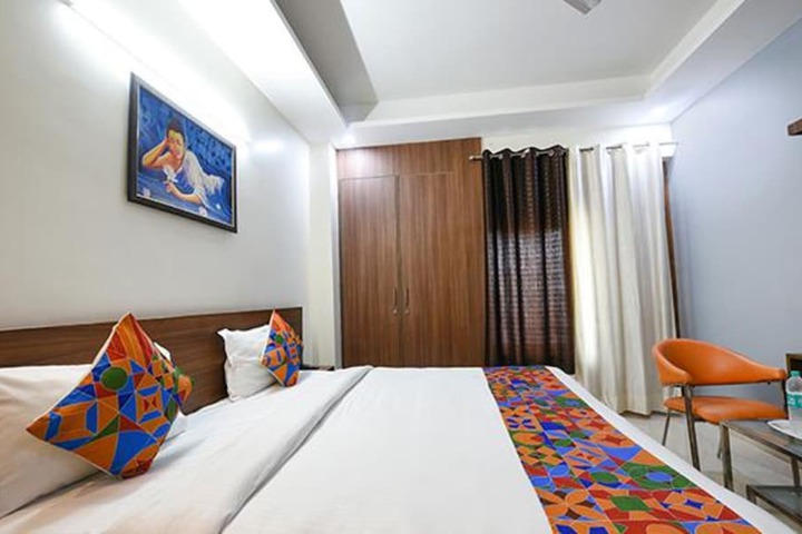 Room 12 of 29