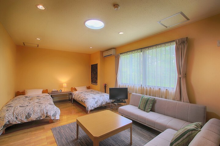 Room 5 of 27