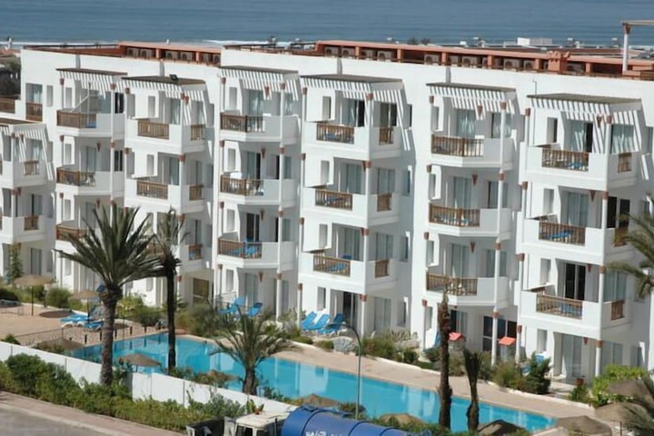 Hotel with Pool