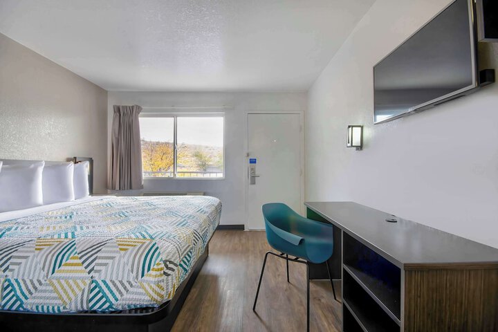 Room 15 of 30