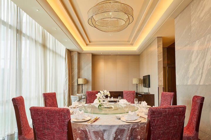 Dining 52 of 93